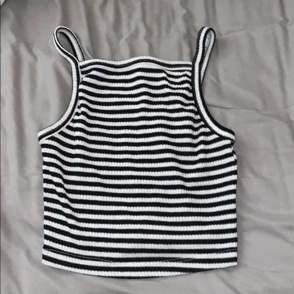 idk brand but cute crop top - Picture 1 of 2